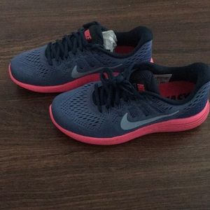 Nike Shoes - Nike shoes Nike Shoes - Nike shoes